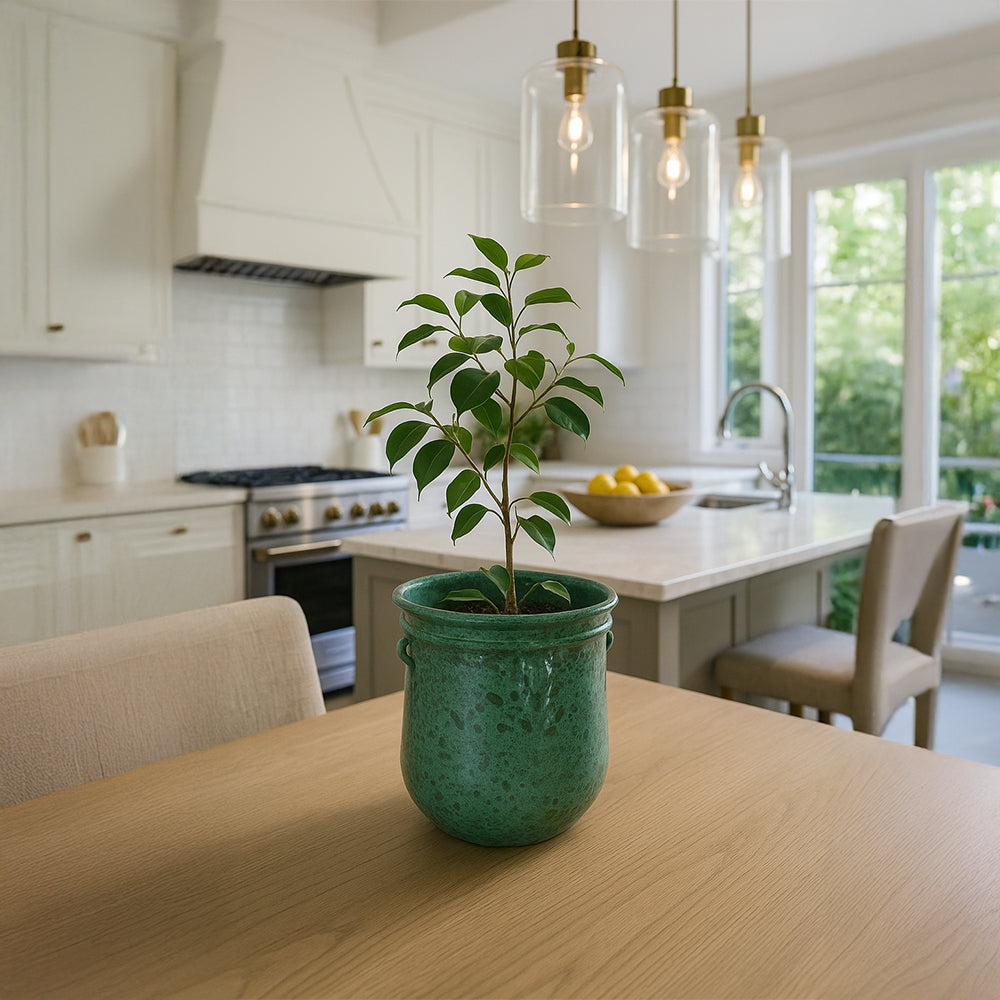 Maceta de cerámica con pátina de cardenillo